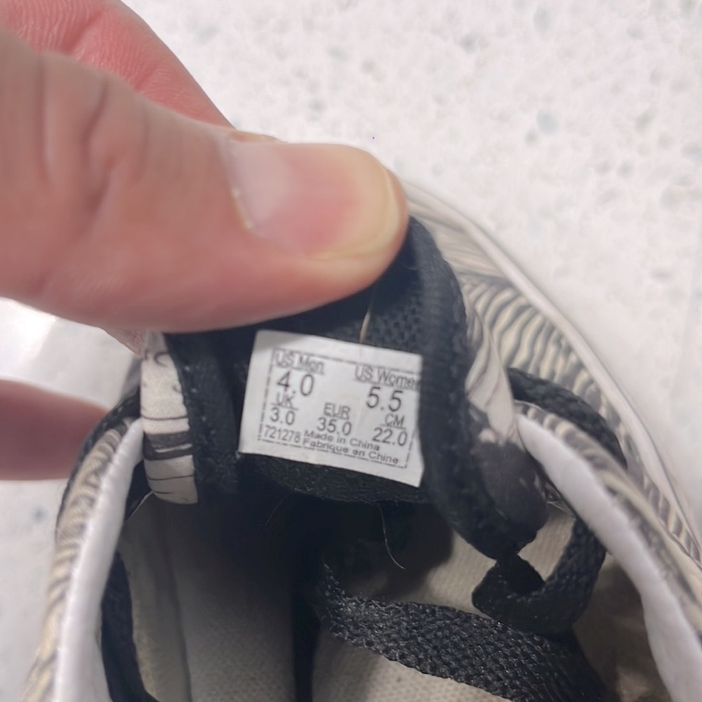 Vans - Picture 6 of 6